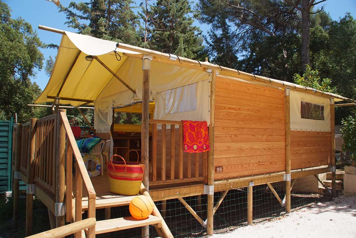 location-tente-lodge-grande-var-mer-1.1 location hébergements insolites
